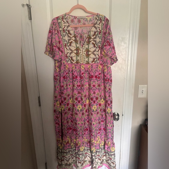 Flowy, pink floral maxi dress - Picture 1 of 2